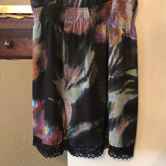 Pattern dress - Picture 3 of 4